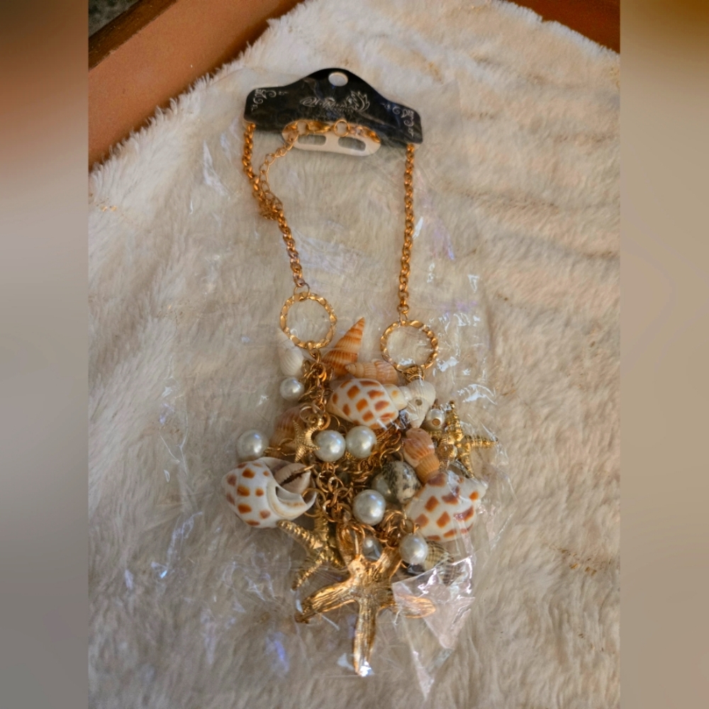 **3/$10** Goldtone Seashell Charm Necklace
